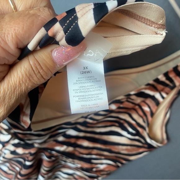 NEW LYSA Sexy PLUS Size 3X Tiger Print Cutout Swimsuit with Chain Accent - Picture 11 of 12